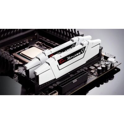 4. G.SKILL RIPJAWSV DDR4 2x16GB 3600MHz CL18 XMP2 WEISS F4-3600C18D-32GVW