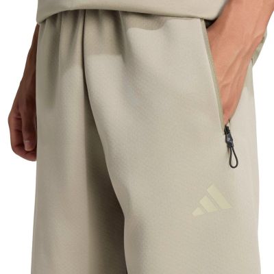 4. adidas ZNE Herrenhose grün KF3814