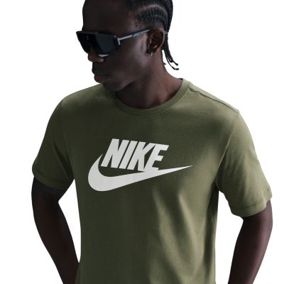 5. Nike Sportswear Herren-T-Shirt Olivgrün AR5004 222