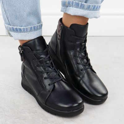 7. Schwarze Damen-Lederstiefeletten mit Keilabsatz Vinceza 39963