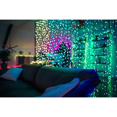 6. Intelligenter LED-Lichtvorhang Twinkly 210 RGB+W 2,1 m