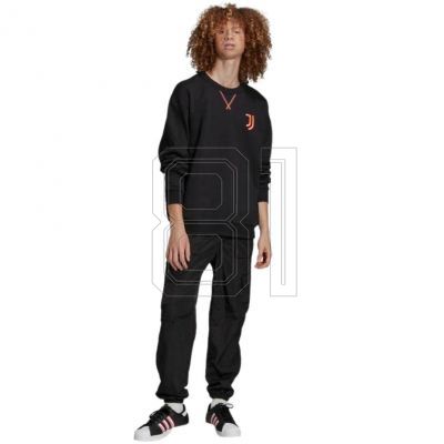 2. Adidas Juventus CNY Cre M H67143 Sweatshirt