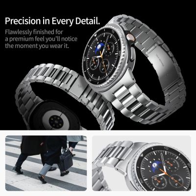 10. Spigen Modern Fit Band für Samsung Galaxy Watch 40/44/46 mm - Silber