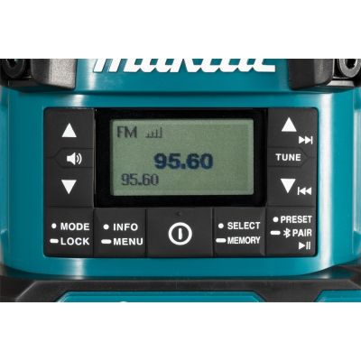 9. Makita Radio MR009GZ 12/14,4/18/40V XGT MR009GZ mit Lampe und Taschenlampe