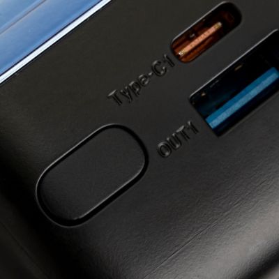 10. Rivacase VA1080 Lithium-Polymer (LiPo) Powerbank 30000 mAh Schwarz, Blau