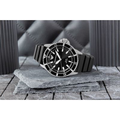 6. Emporio Armani World Explorer Solar AR11788 Herrenuhr + Box