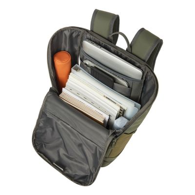 23. Rivacase Eden Rucksack Reiserucksack Olivgrünes gewachstes Leder (Pull-Up), Polyester, recyceltes Polyethylenterephthalat (rPET)