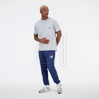 5. New Balance T-Shirt Essentials Reimagined Cott M MT31542AG
