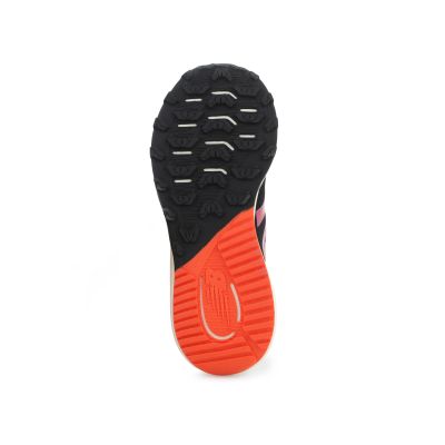 7. New Balance WTNTRCK4