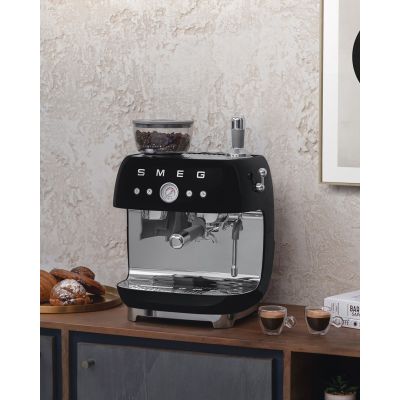 5. Smeg EGF03BLEU Kaffeemaschine, manuelle Espressomaschine, 2,4 l