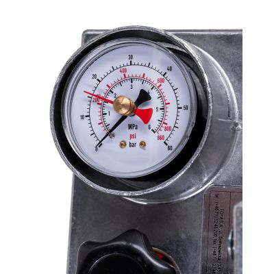 6. Yato YT-24800 Druckkalibrator