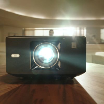 25. Yaber K3 LCD FullHD 1080p Multimedia-Projektor mit JBL-Lautsprechern – Schwarz