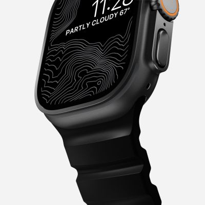 6. Nomad Rocky Point Armband, schwarzes Leder, Titan