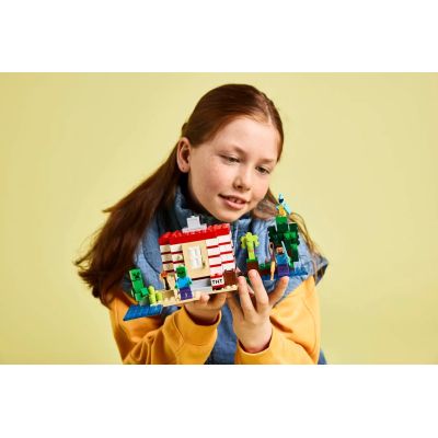 11. LEGO Minecraft 21275 TNT Dschungelhaus