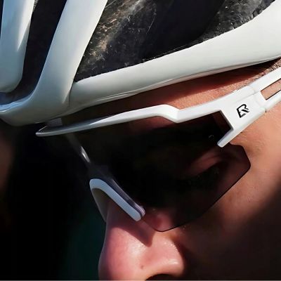 4. Rockbros Photochrome Fahrradbrille mit UV-Schutz und Korrektureinsatz - Weiß