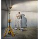 13. DeWalt DCL079-XJ Teleskop-Stativlampe (3000 lm; Warmweiß)