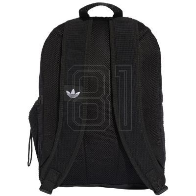 3. adidas Classic JW1187 Rucksack