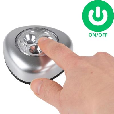 9. Set aus 3 batteriebetriebenen LED-Lampen mit Erdung