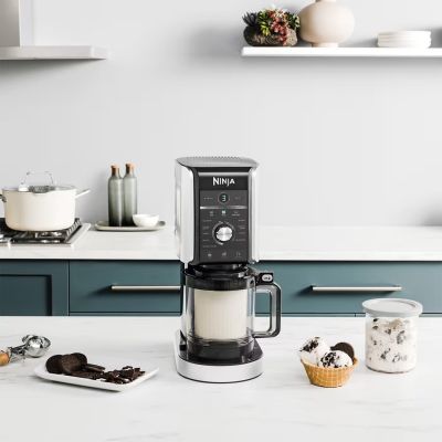 6. Ninja NC502EU Creami Deluxe 10-in-1 Eismaschine Silber