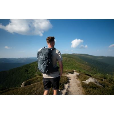 21. NC1925 GRAUER WAYFARER 35L NILS CAMP REISERUCKSACK