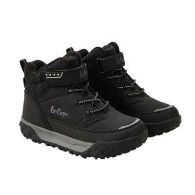 6. Schwarze Stiefeletten von Lee Cooper mit Klettverschluss