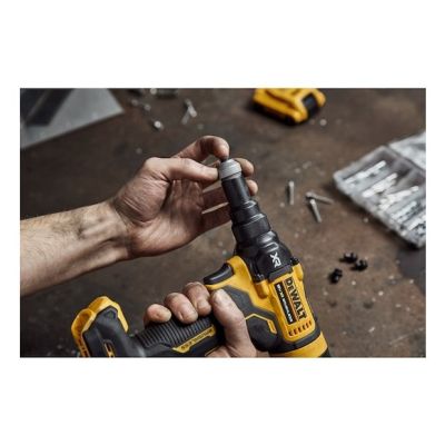 10. DeWALT DCF403NT-XJ Mechanisches Nietwerkzeug Schwarz, Gelb 2,4, 3,2, 4, 4,8 mm 10000 kN