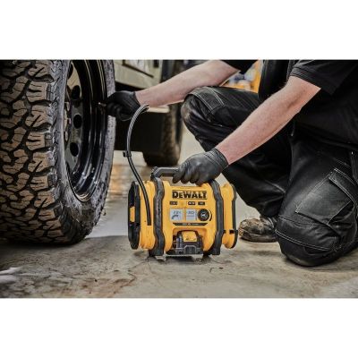 12. 18V Dewalt DCC018N-XJ Akku-Kompressor