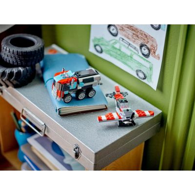 10. LEGO Creator 31146 Tieflader mit Hubschrauber