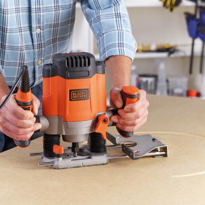 3. 1200WBLACK+DECKER KW1200E Oberfräse