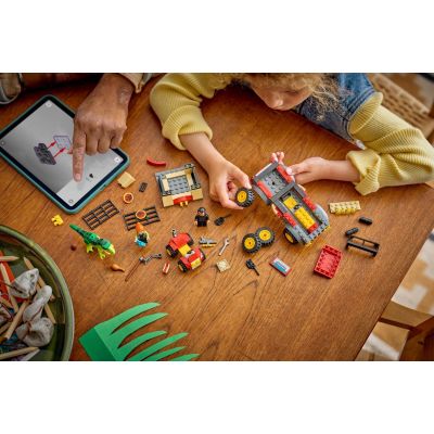 5. LEGO Jurassic World 77978 – Baby-T.-Rex-Transporter