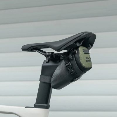 7. Rockbros DB006 Fahrradsatteltasche 0,2 l – Schwarz und Grün