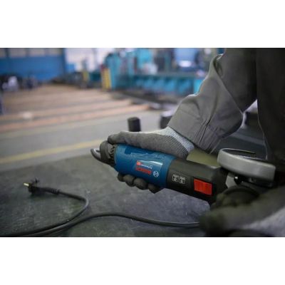 6. Bosch GWS 17-125 TS Winkelschleifer, 12,5 cm, 9700 U/min, 1700 W, 2,2 kg