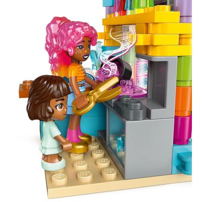 6. LEGO FRIENDS 42649 Süßwarenladen in Heartlake