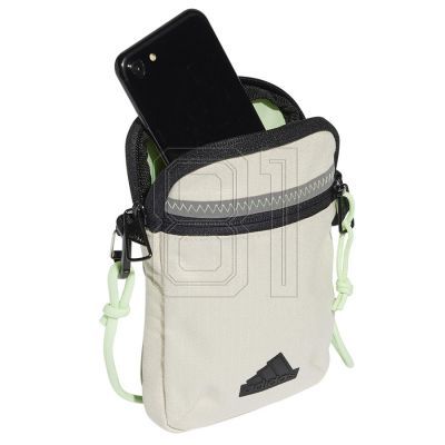 7. adidas CXPLR Kleine Tasche IP0392