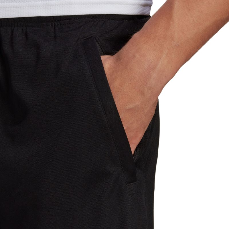 5. adidas Train Essentials Logo Trainingsshorts M IB8122