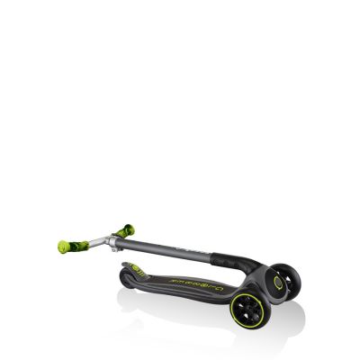 19. Globber Master Prime 3-Rad-Scooter / Schwarz - Limettengrün 664-106
