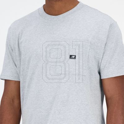 4. New Balance T-Shirt Essentials Reimagined Cott M MT31542AG