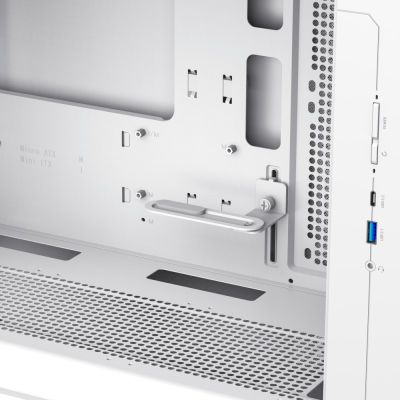 7. GameMax CLAW 360 WH Micro Tower Weiß