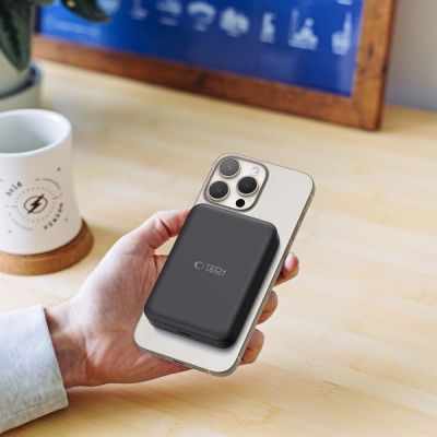 8. Tech-Protect LifeMag PB11 Powerbank mit MagSafe 10000 mAh 15 W USB-C-Anschluss – Schwarz + USB-C-Kabel
