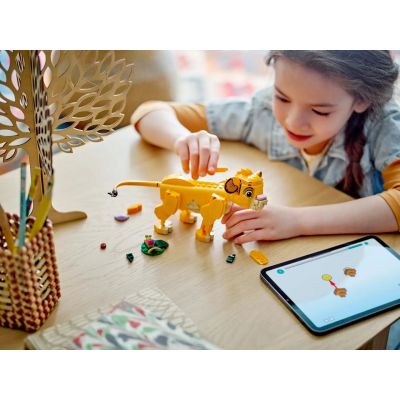 9. LEGO Disney 43243 Der König der Löwen - Simba, das Löwenjunge