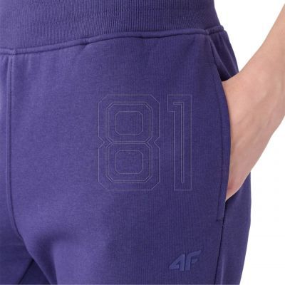 4. Hose 4F F0946 W 4FWMM00TTROF0946 31S