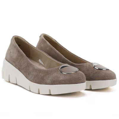 4. Damen-Keilschuhe aus beigefarbenem Leder, Modell Vinceza 95412