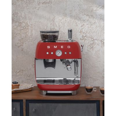 18. Smeg EGF03RDEU Kaffeemaschine, manuelle Espressomaschine, 2,4 l