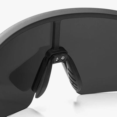 4. Rockbros Polarisierte Fahrradbrille mit UV-Schutz und Korrektureinsatz 14120008006 Graue Gläser - Schwarz