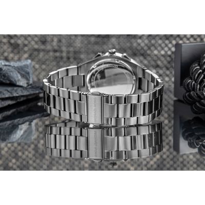 7. MICHAEL KORS Lennox MK9118 Herrenuhr + Box