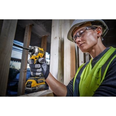 5. DeWALT 2x1,7Ah 208Nm Schlagschrauber