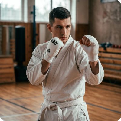 2. DBX-KM Weiße DBX Bushido Karate-Handschuhe