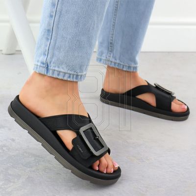 10. Zaxy RR285078 W INT2136B Flip-Flops
