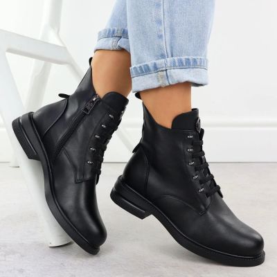 10. Schwarze Damen-Stiefeletten Vinceza 26-58578
