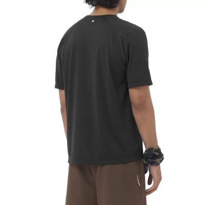4. Salomon SHKout Core Grafik-T-Shirt LC2791700 Schwarz L